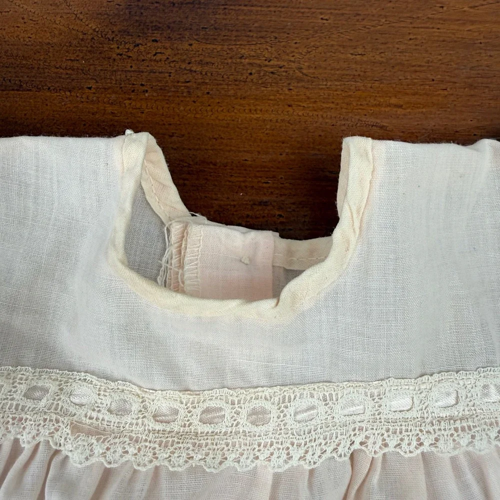 Vintage Handmade Baby Clothes Lot Pink Lace Dress Bloomers White Gown Robe‎ 4pc